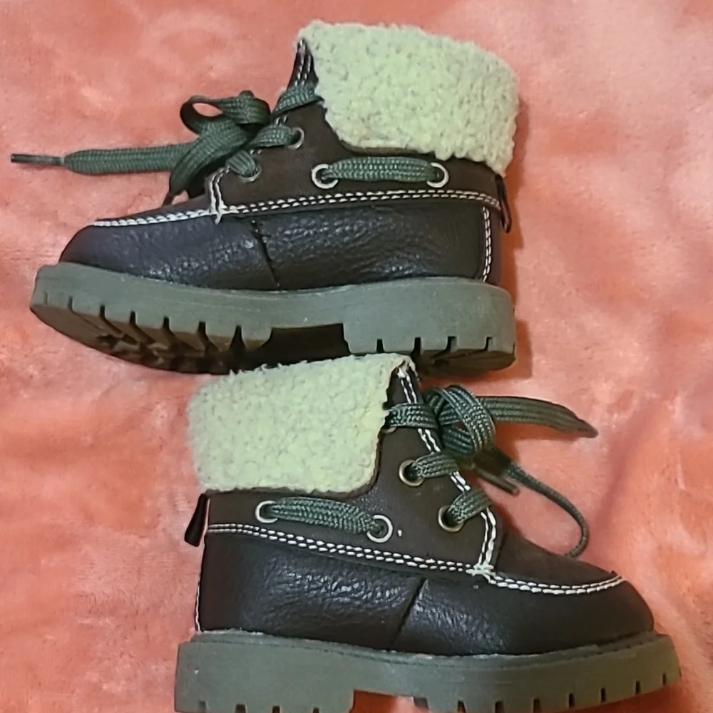 Carter's Toddler Boots Size 5 - Picture 2 of 12